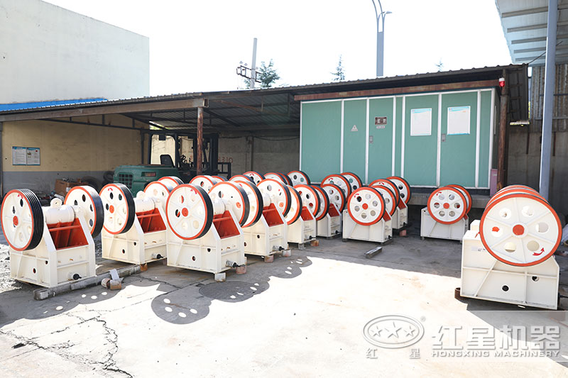 小型颚式粉碎机图片 小型颚式粉碎机图片
