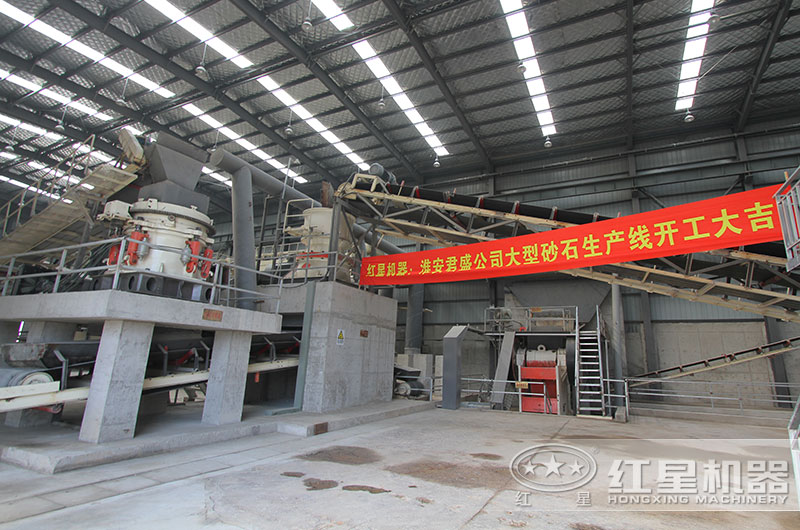 液压式破碎机工作现场图片 液压式破碎机工作现场图片