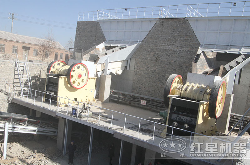 时产200吨颚式破碎机作业现场 时产200吨颚式破碎机作业现场