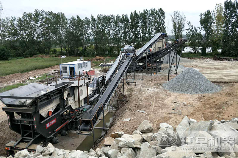 移动式破碎机作业现场 移动式破碎机作业现场